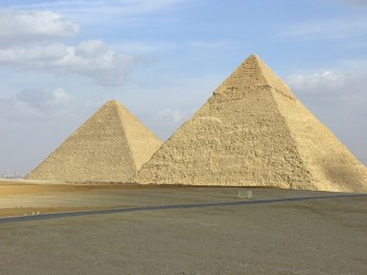 pyramid-66361_640